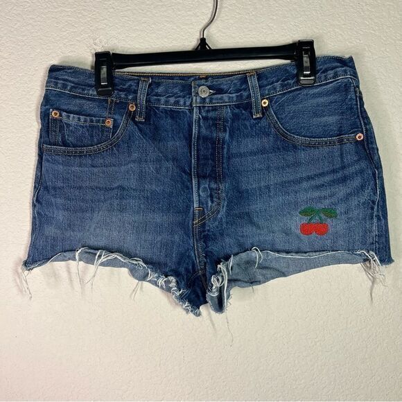 Levi's Womens 501 Jean Shorts Denim Cherry Embroidered Cut Off Medium Wash 31 - Picture 1 of 8